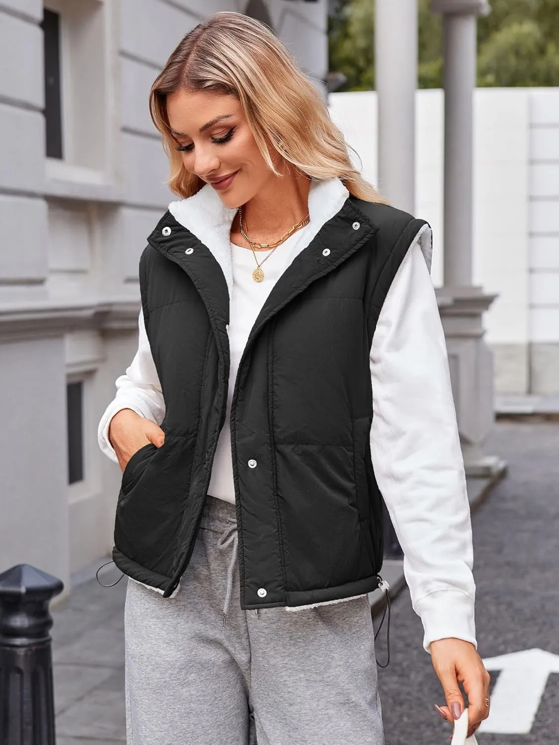ZAFUL Womens 2024 Fall Cropped Puffer Vest Reversible Zip Up Quilted Vest Sleeveless Winter Fleece Jacket Outerwear